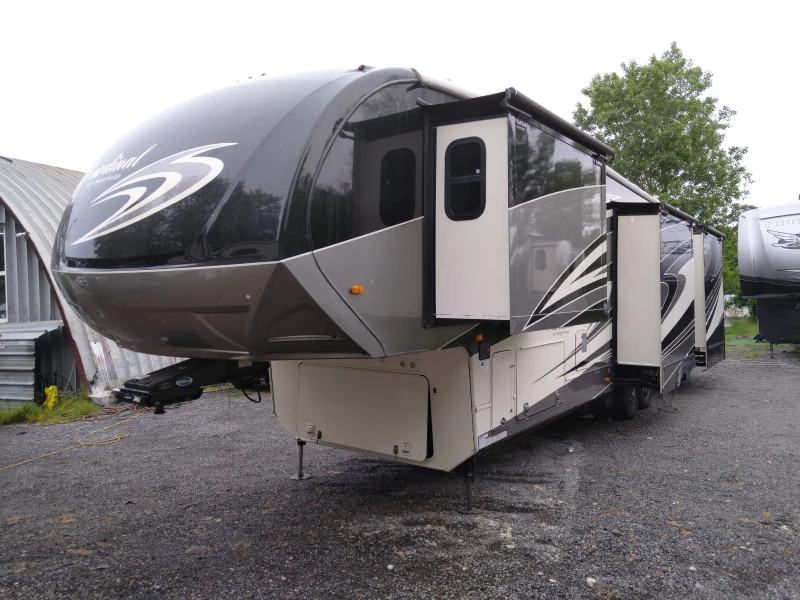 Каравана Други Forest River Cardinal 3450, снимка 4 - Каравани и кемпери - 52539624