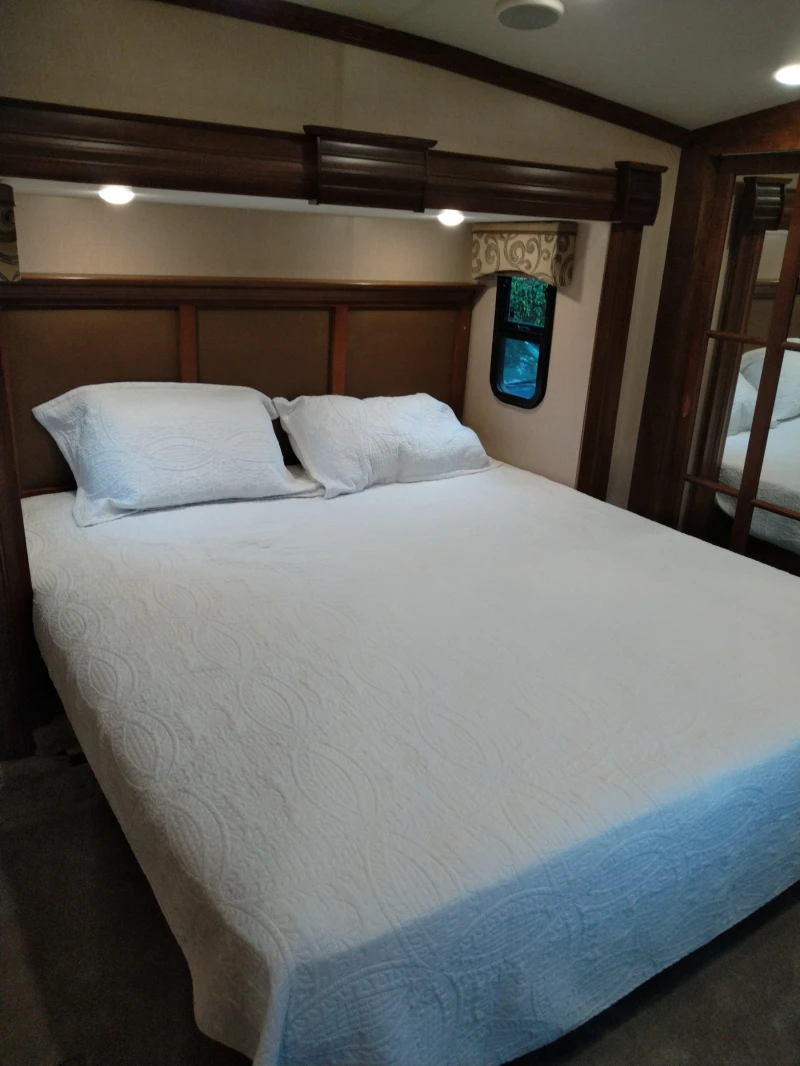 Каравана Други Forest River Cardinal 3450, снимка 12 - Каравани и кемпери - 52539624