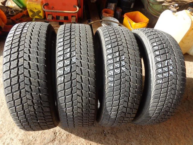 Гуми Зимни 215/65R16, снимка 15 - Гуми и джанти - 19857068