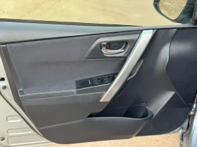 Toyota Auris, снимка 16