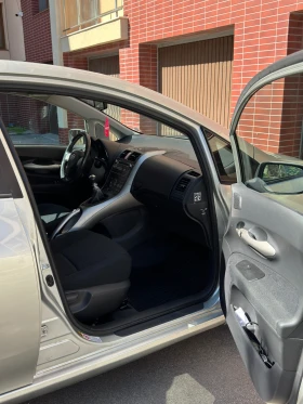 Toyota Auris 2.0 d-4d 126к.с keyless, снимка 12