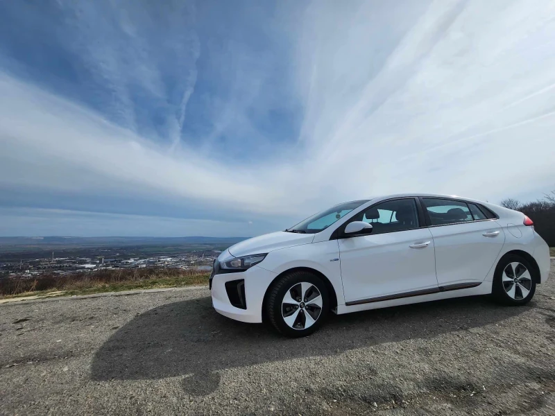 Hyundai Ioniq, снимка 12 - Автомобили и джипове - 45275686