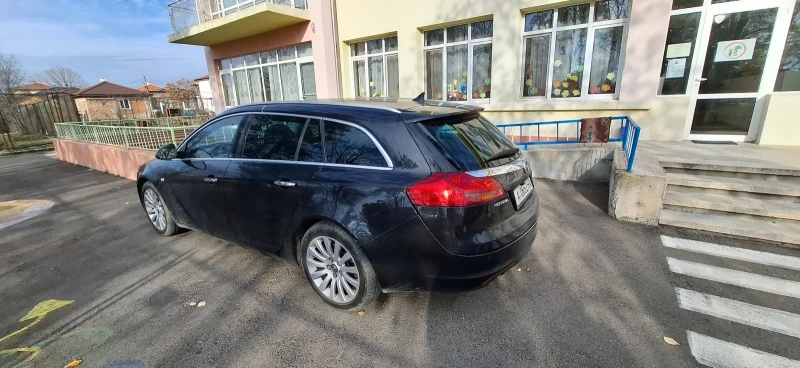 Opel Insignia, снимка 2 - Автомобили и джипове - 48137393