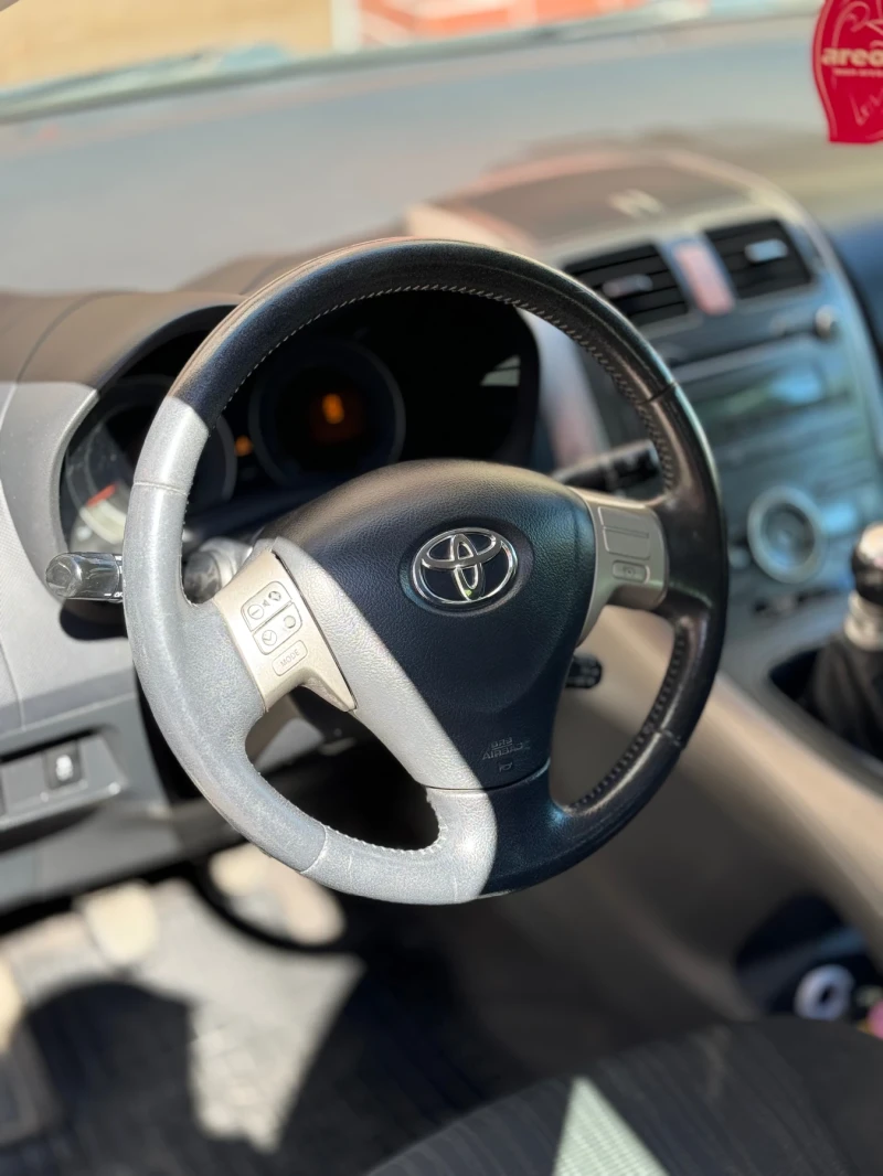 Toyota Auris 2.0 d-4d 126к.с keyless, снимка 7 - Автомобили и джипове - 48759871