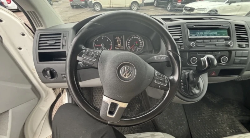 VW Multivan, снимка 11 - Автомобили и джипове - 52488228