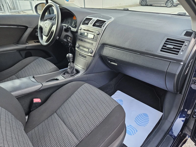 Toyota Avensis 2.0 , снимка 11 - Автомобили и джипове - 52022802