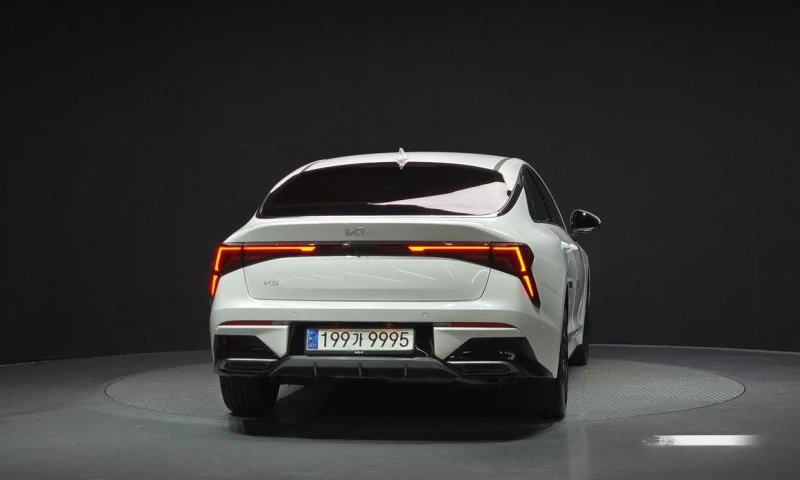 Kia K5 2.0 Noblesse * НАЙ-ДОБРА ЦЕНА В БЪЛГАРИЯ* , снимка 4 - Автомобили и джипове - 52359386