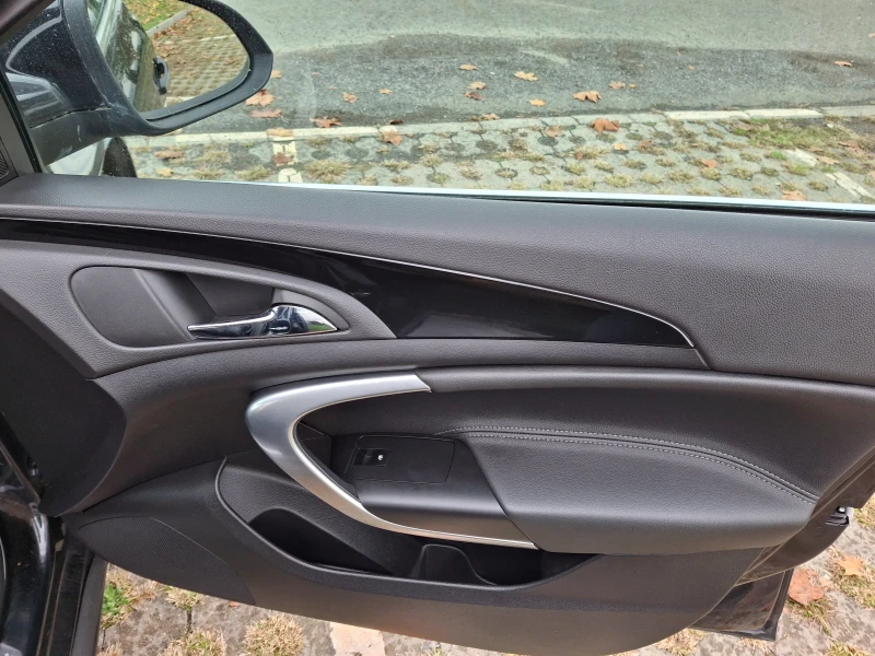 Opel Insignia, снимка 9 - Автомобили и джипове - 52368552