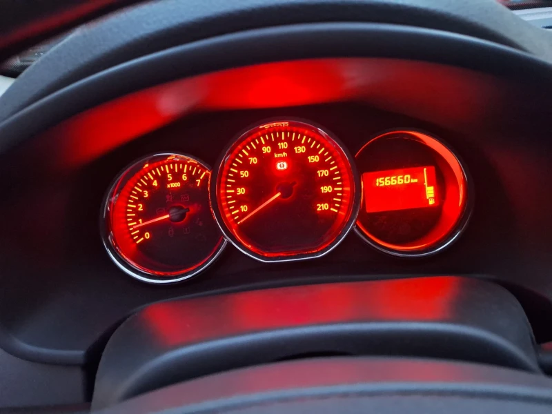 Dacia Sandero 0.9TCe, снимка 7 - Автомобили и джипове - 53059843