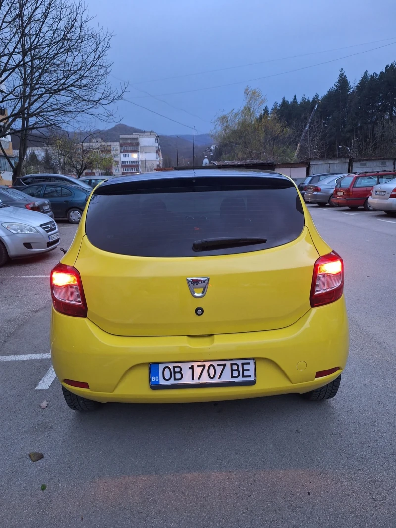 Dacia Sandero 0.9TCe, снимка 2 - Автомобили и джипове - 53059843