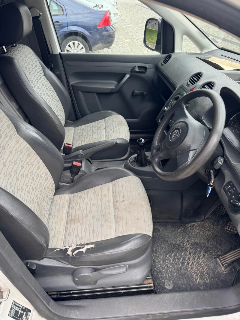 VW Caddy 1.6TDI, снимка 3 - Автомобили и джипове - 53195574