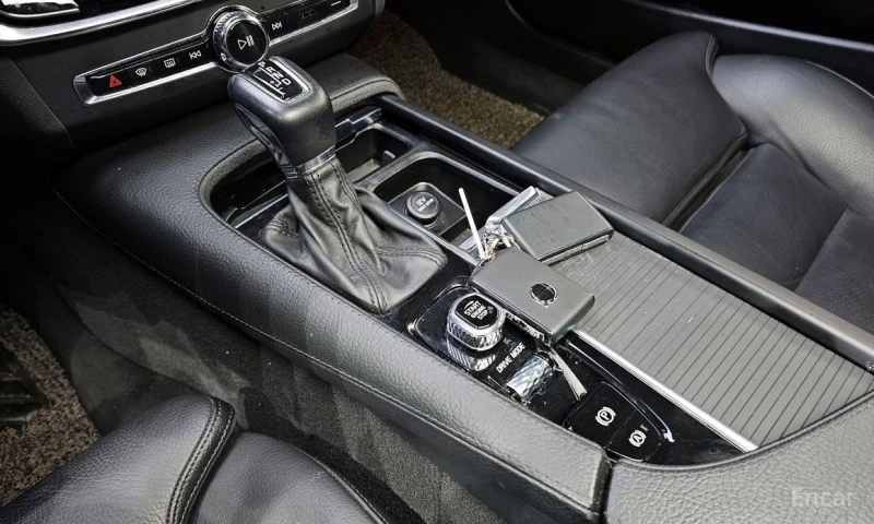 Volvo S90, снимка 9 - Автомобили и джипове - 53286660