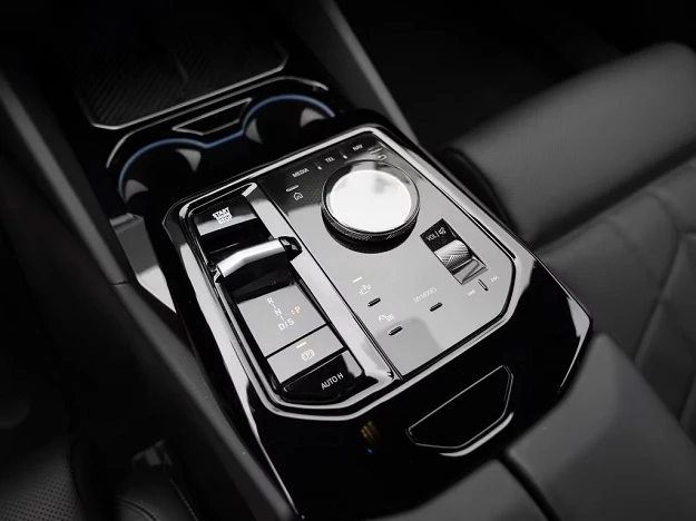 BMW 520 d xDrive = M-Sport = Гаранция, снимка 8 - Автомобили и джипове - 55890125