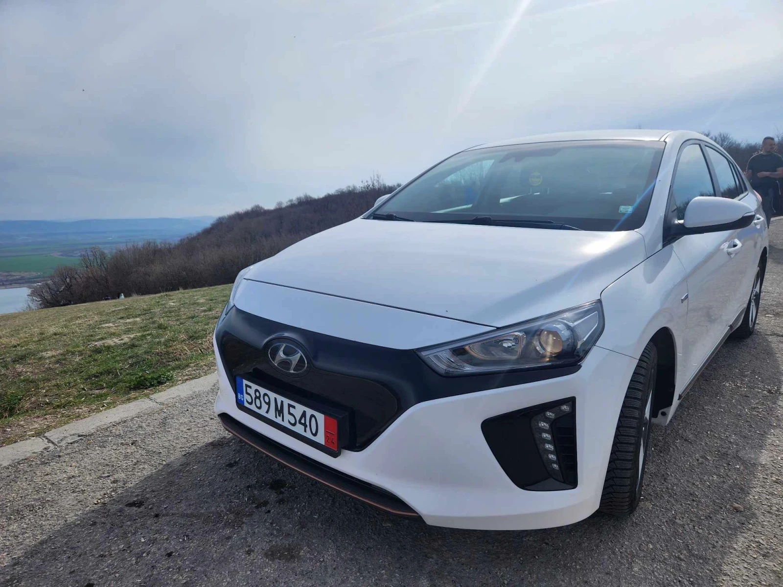 Hyundai Ioniq  - изображение 5