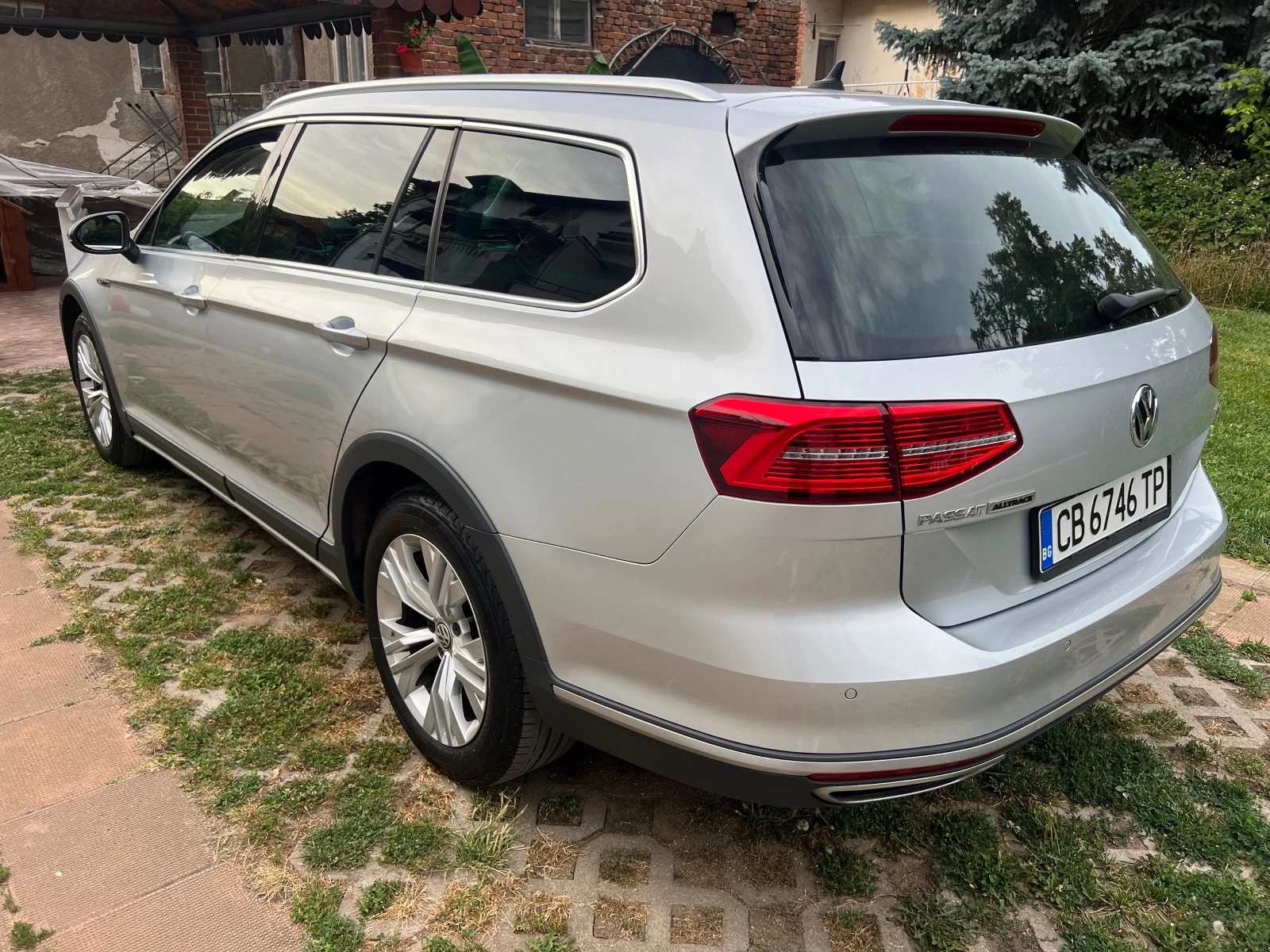 VW Passat Alltrack 2.0 tsi - изображение 4