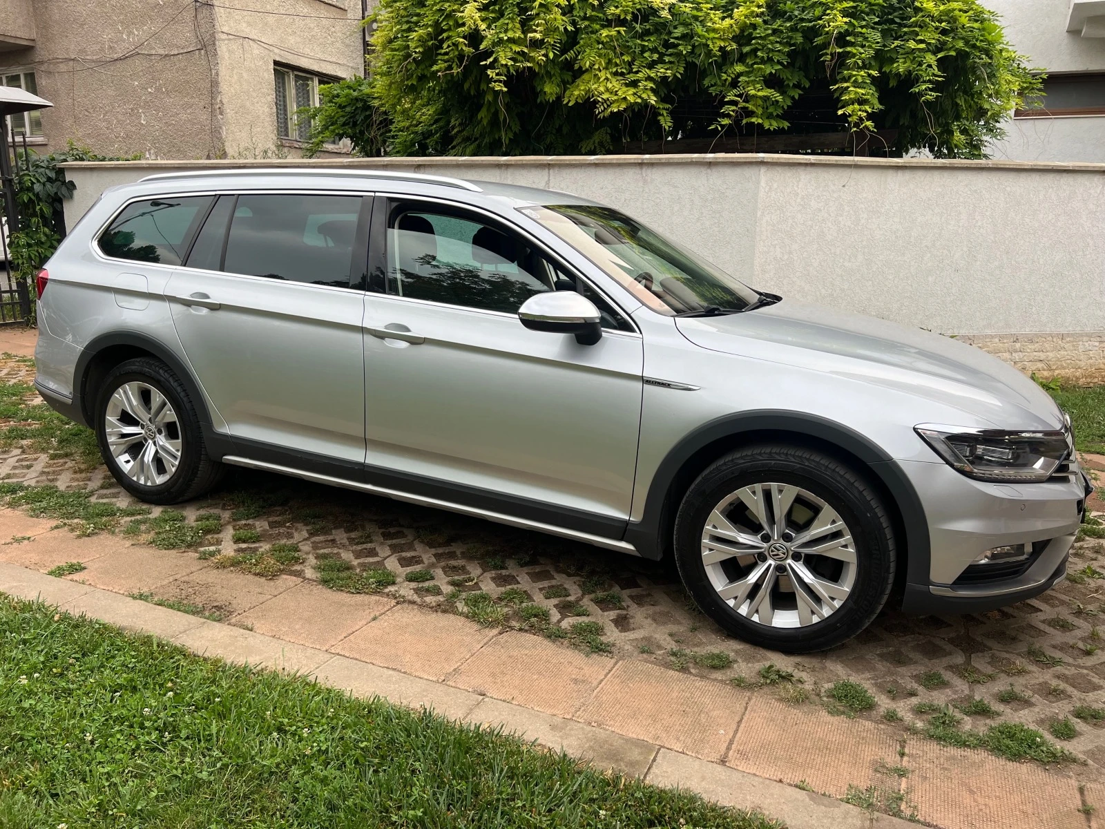 VW Passat Alltrack 2.0 tsi - изображение 2