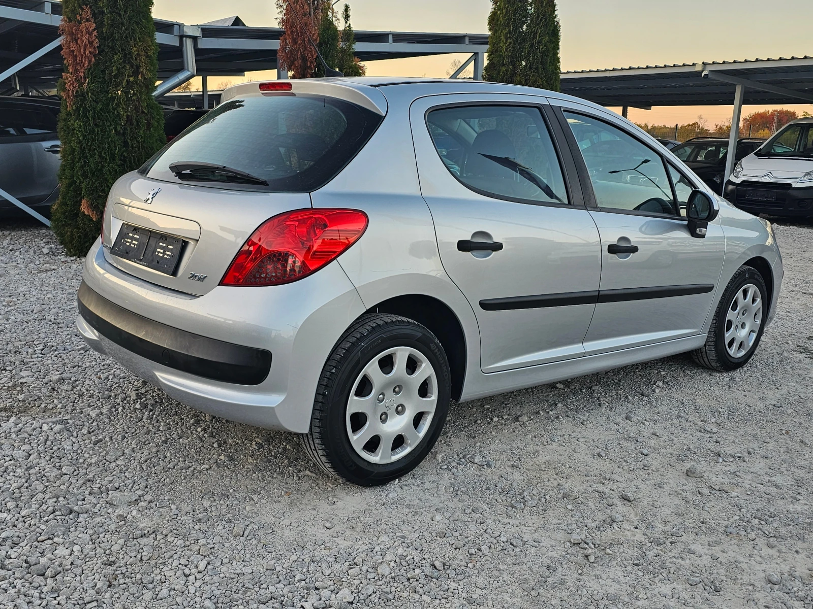 Peugeot 207 1.4i КЛИМАТИК  - изображение 5