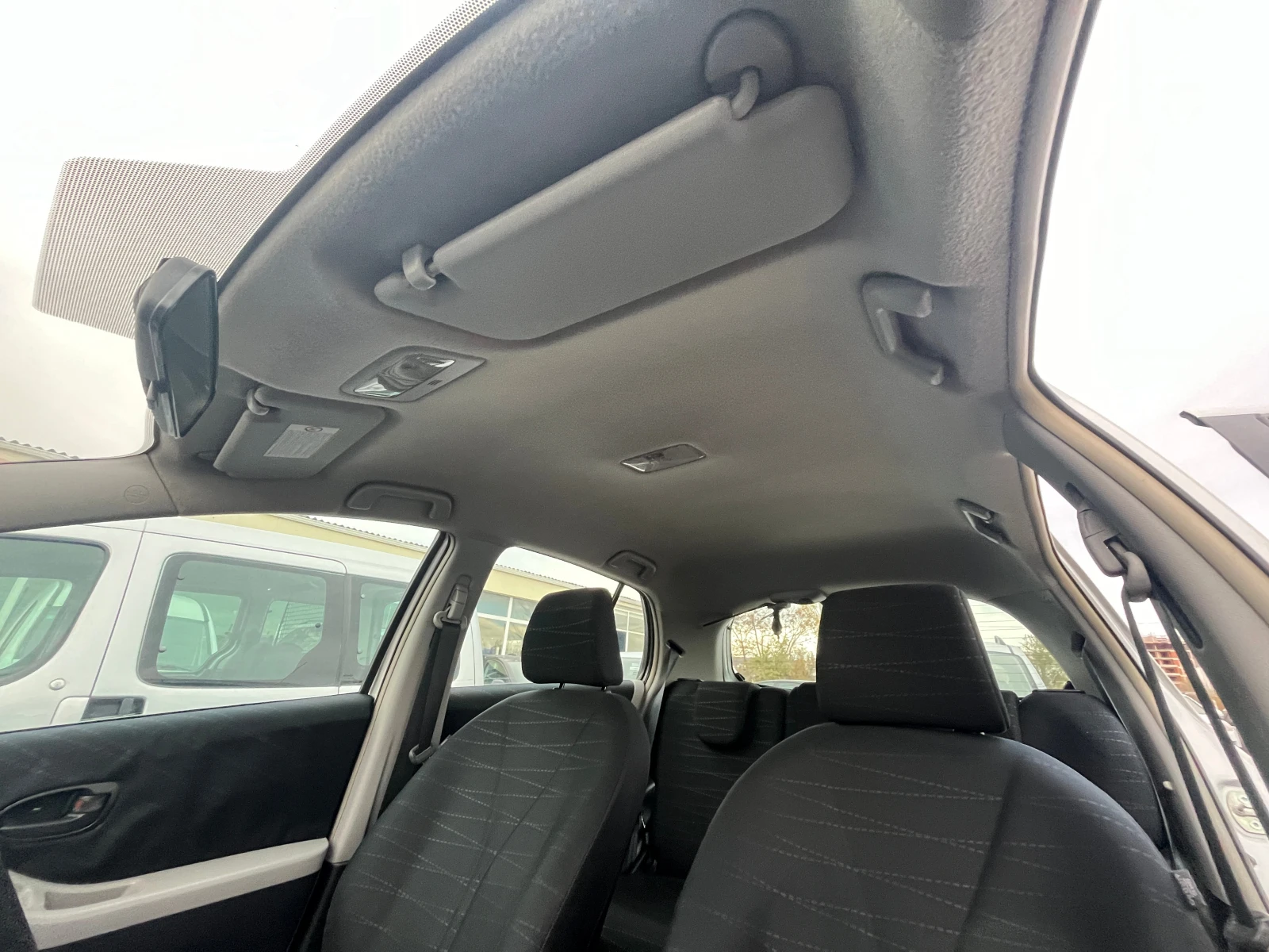 Toyota Yaris 1.0  | Mobile.bg   11