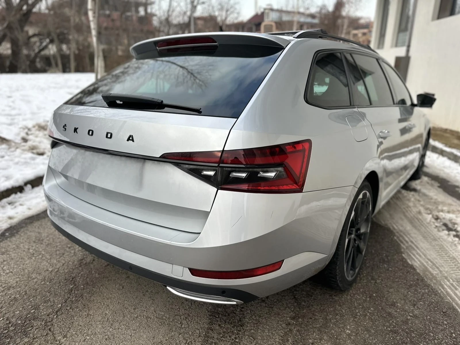 Skoda Superb 2.0TDI / DSG / DIGITAL - изображение 7