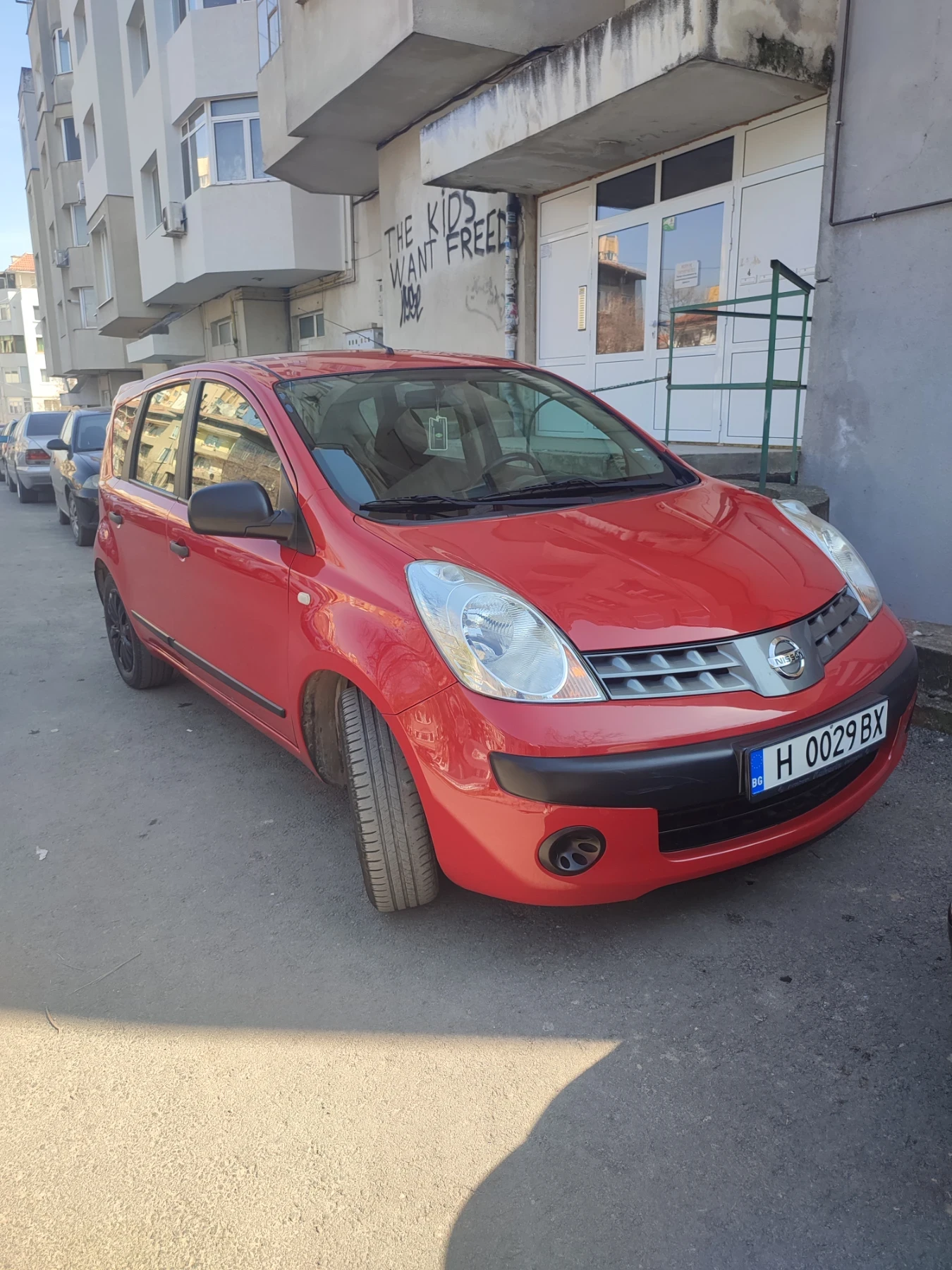 Nissan Note 1.4i - изображение 3