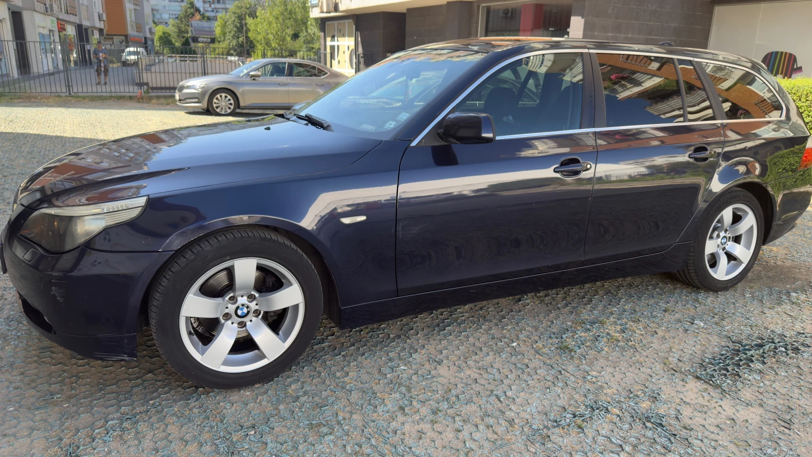 BMW 523 2.5 бензин 170 к.с. (6 цилиндъра) - изображение 10