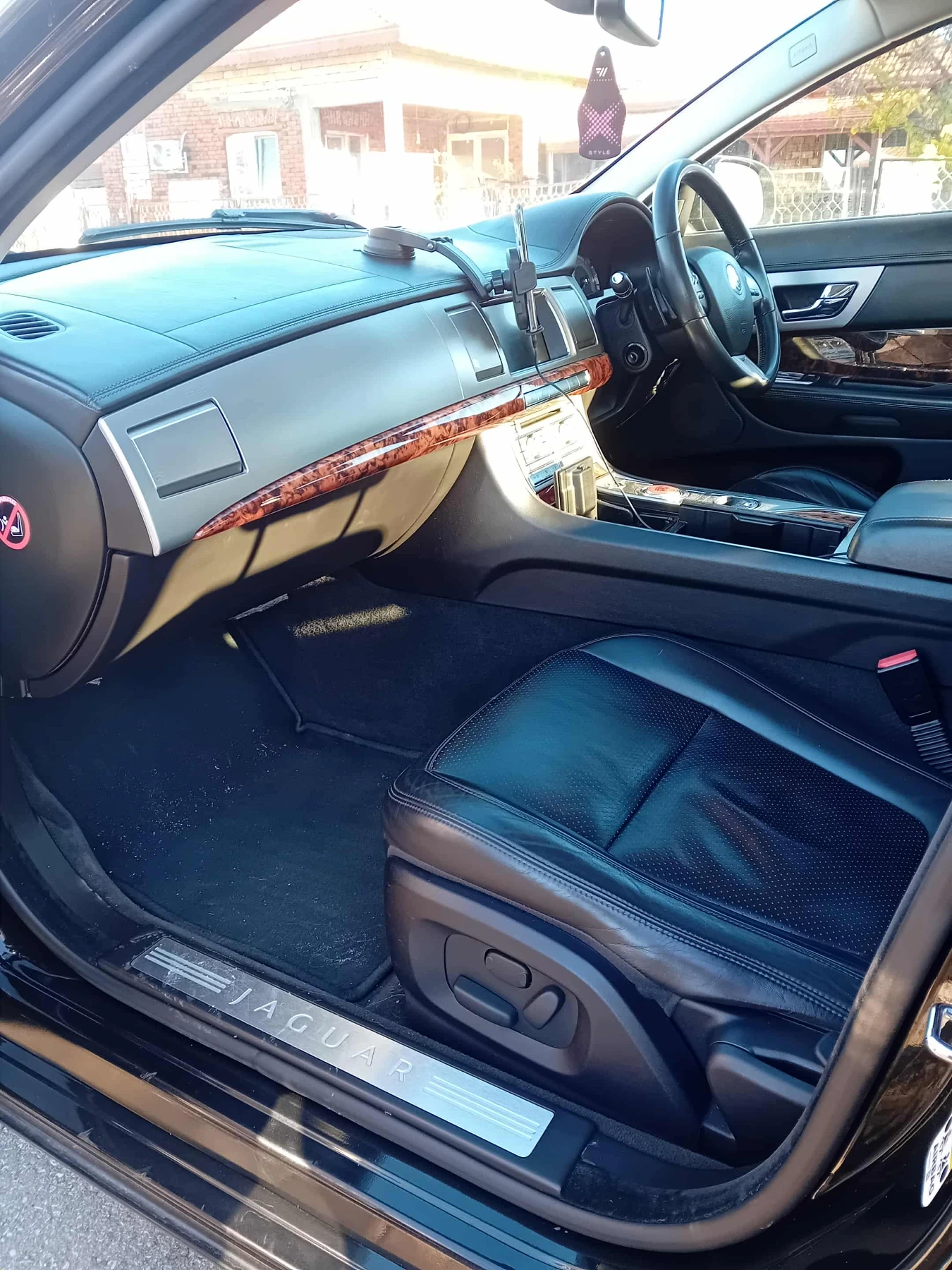 Jaguar Xf  - изображение 8