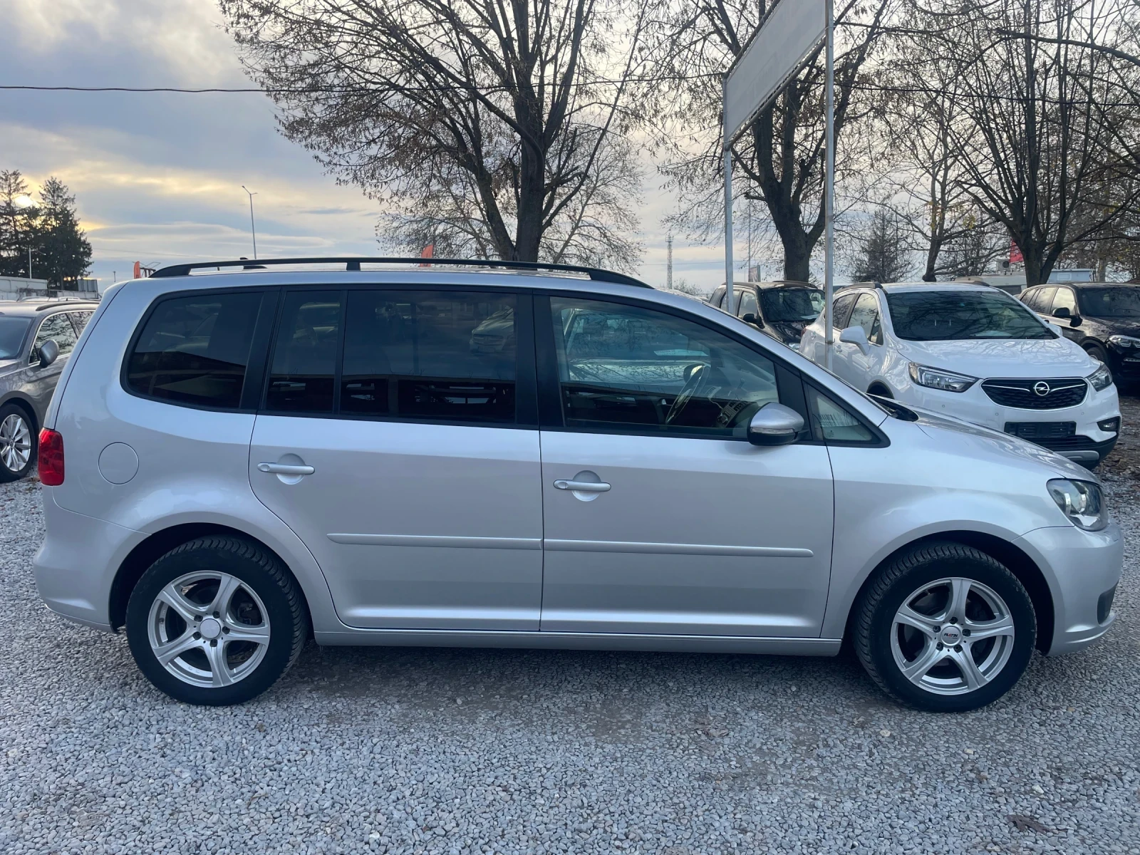 VW Touran KAMERA NAVI\AVTOMAT\ | Mobile.bg   2
