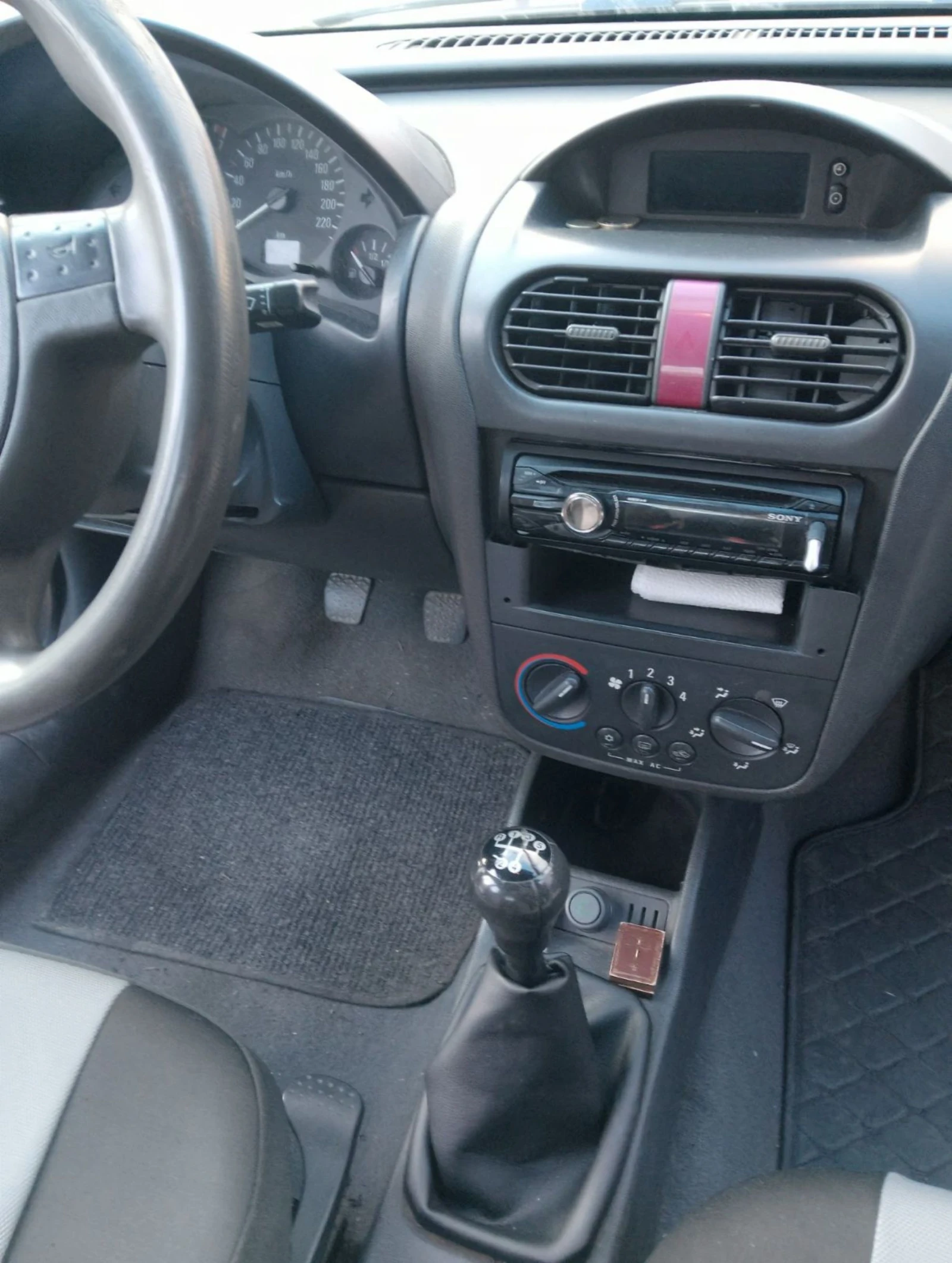 Opel Corsa  - изображение 7