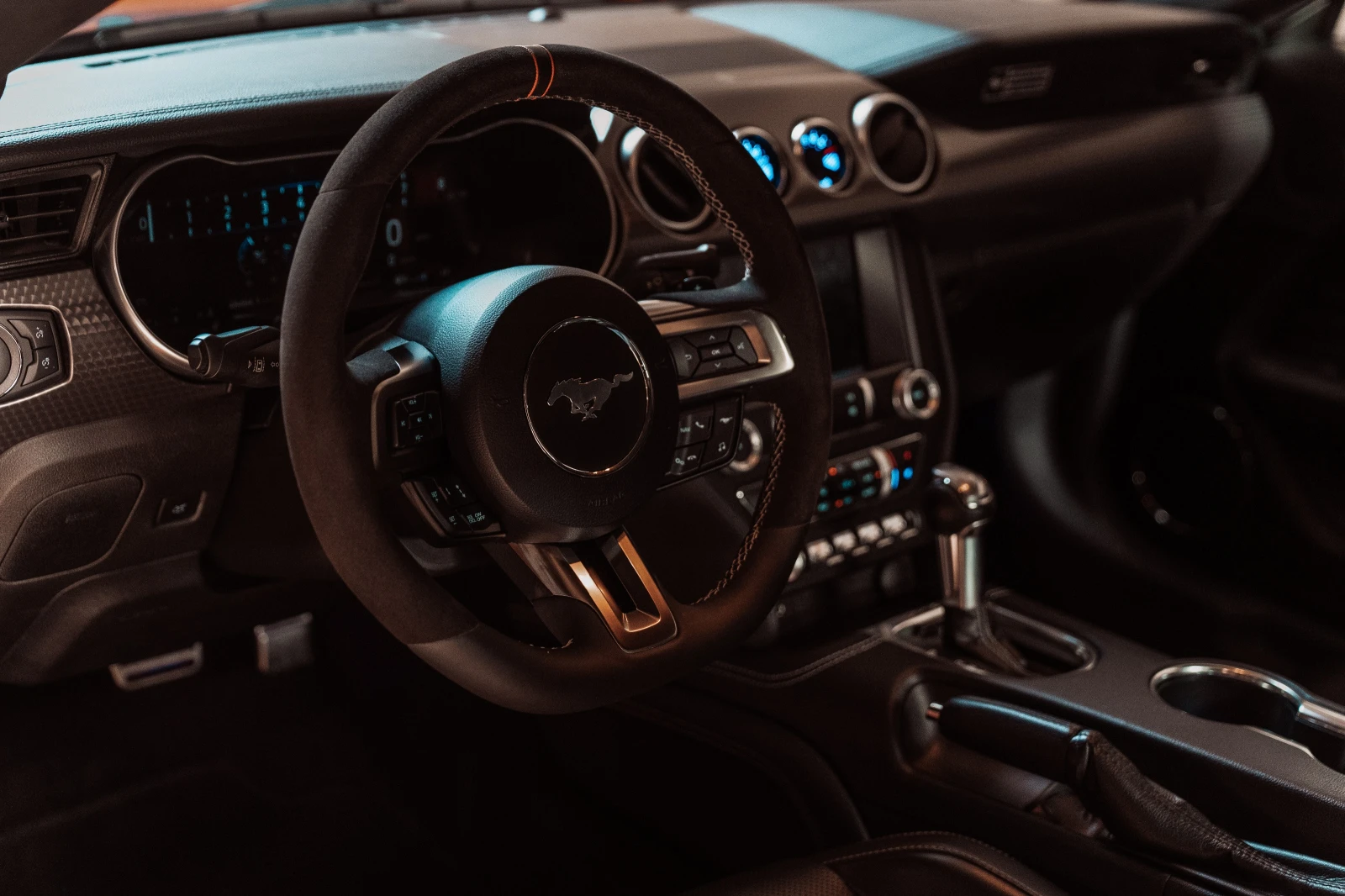 Ford Mustang GT 5.0 V8 Premium Shelby GT500 | Bang & Olufsen, снимка 13 - Автомобили и джипове - 53725525