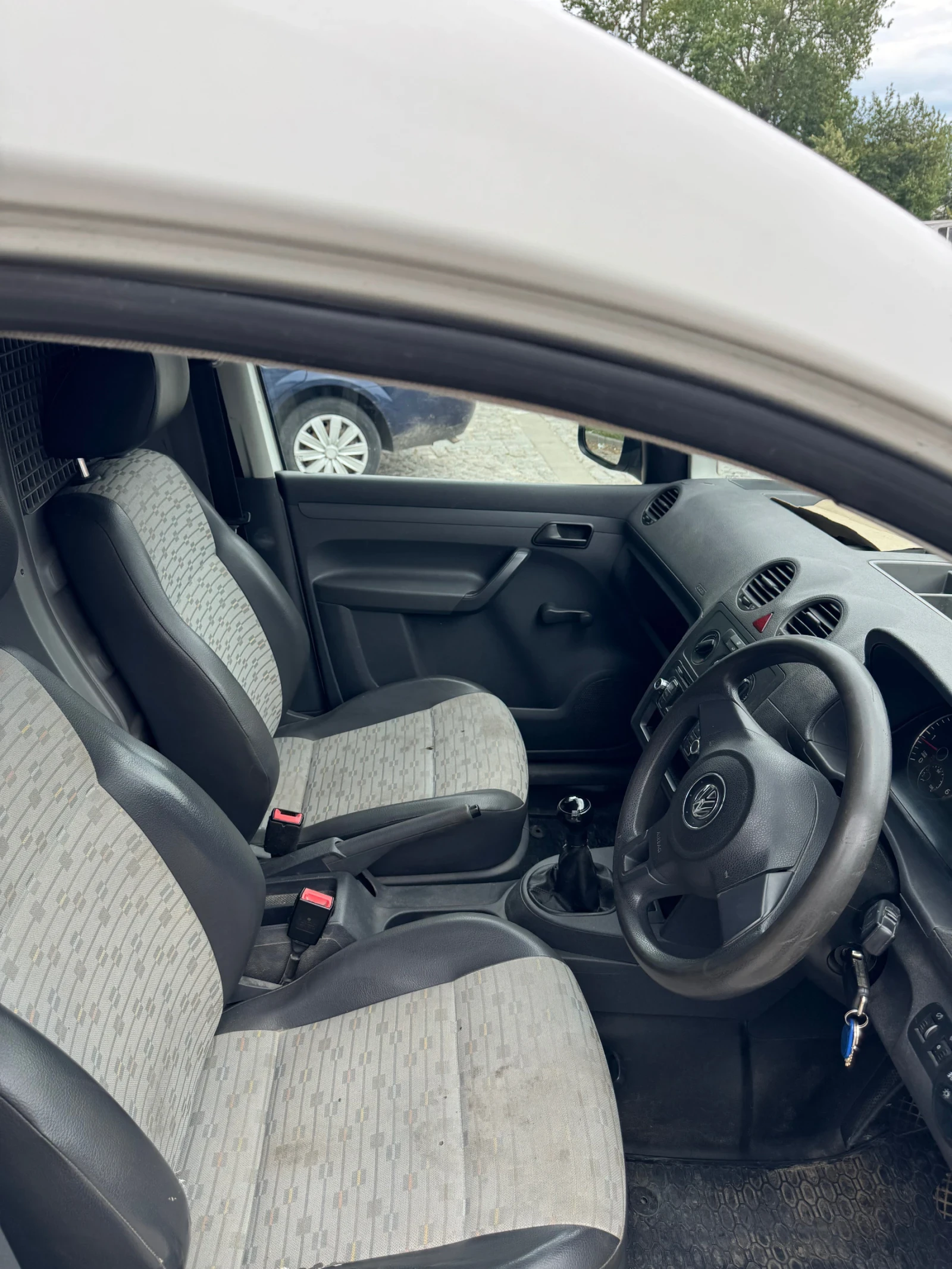 VW Caddy 1.6TDI - изображение 4