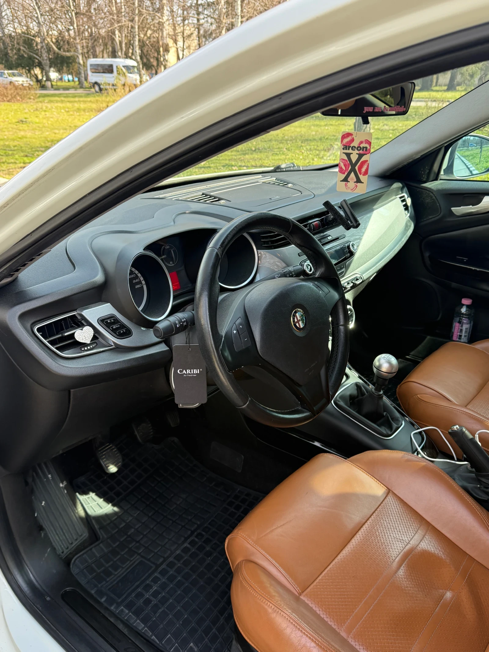 Alfa Romeo Giulietta, снимка 9 - Автомобили и джипове - 53766132