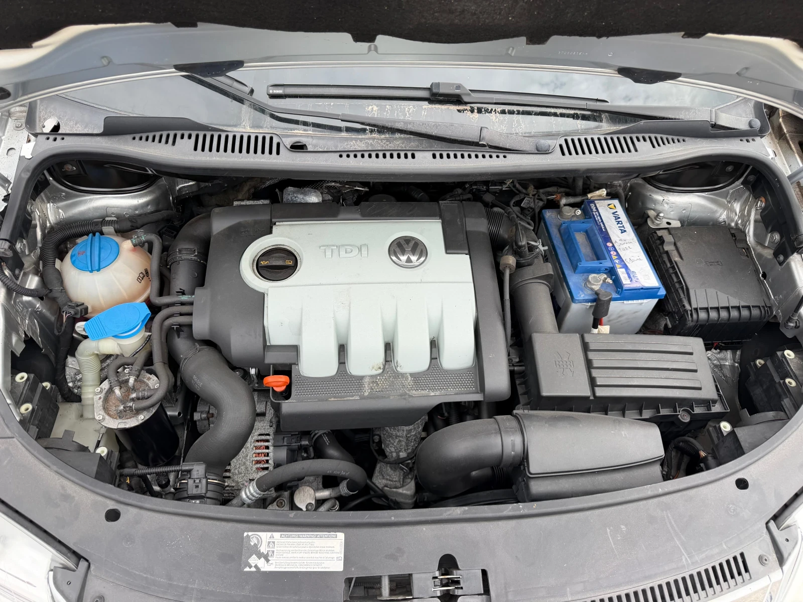 VW Touran 1.9TDI-105PS, снимка 14 - Автомобили и джипове - 53990654