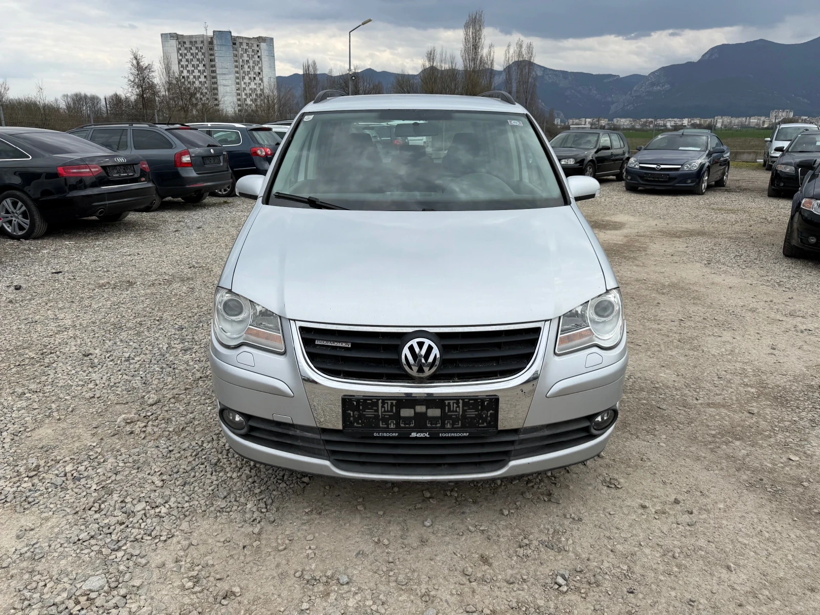 VW Touran 1.9TDI-105PS, снимка 2 - Автомобили и джипове - 53990654