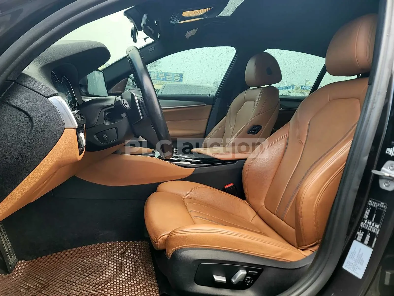 BMW 530 * B&W * ДИСТРОНИК * ХЕД ЪП * DIGITAL, снимка 9 - Автомобили и джипове - 54575934