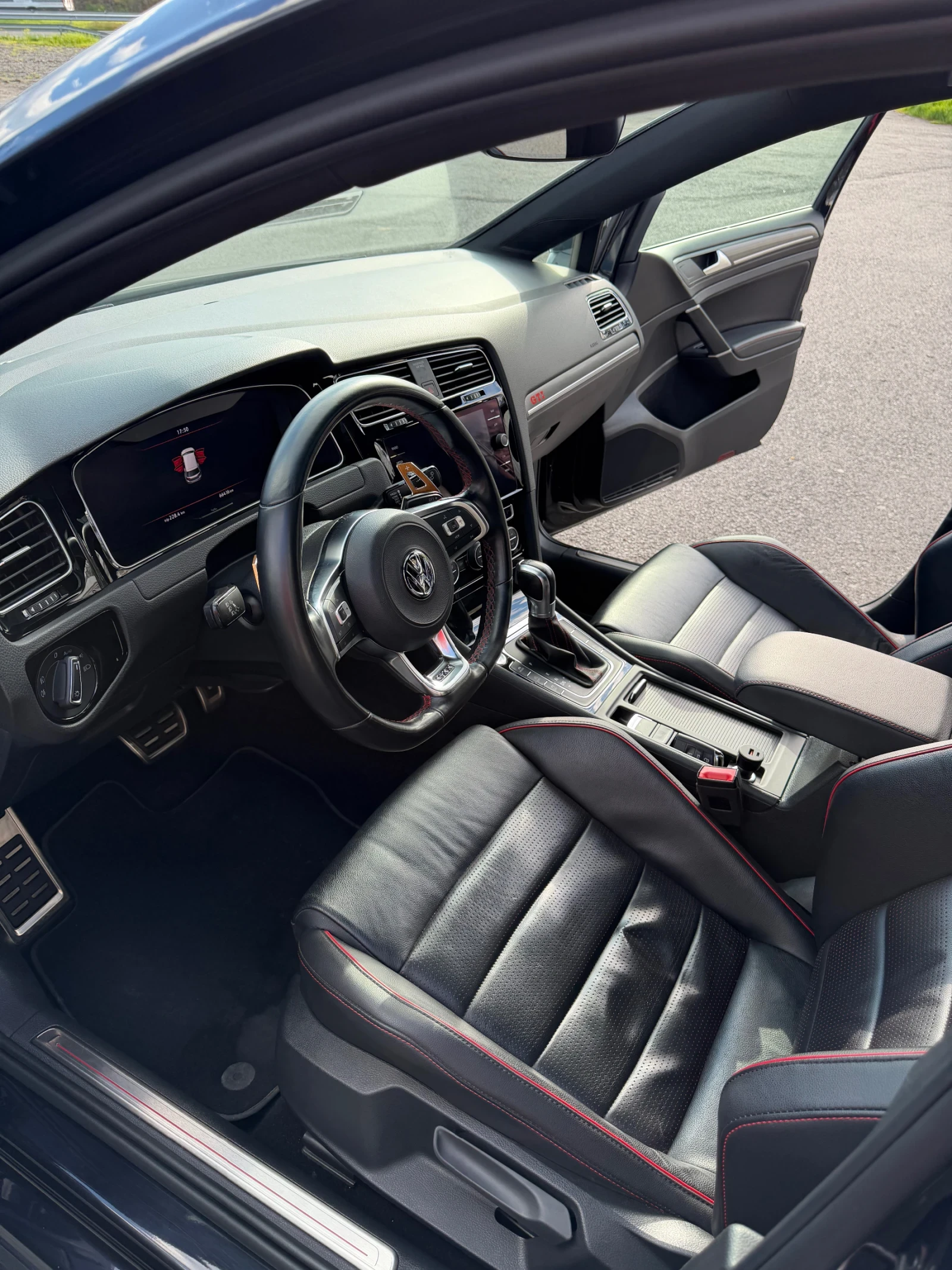 VW Golf GTI 7.5 PERFORMANCE, снимка 7 - Автомобили и джипове - 54744939