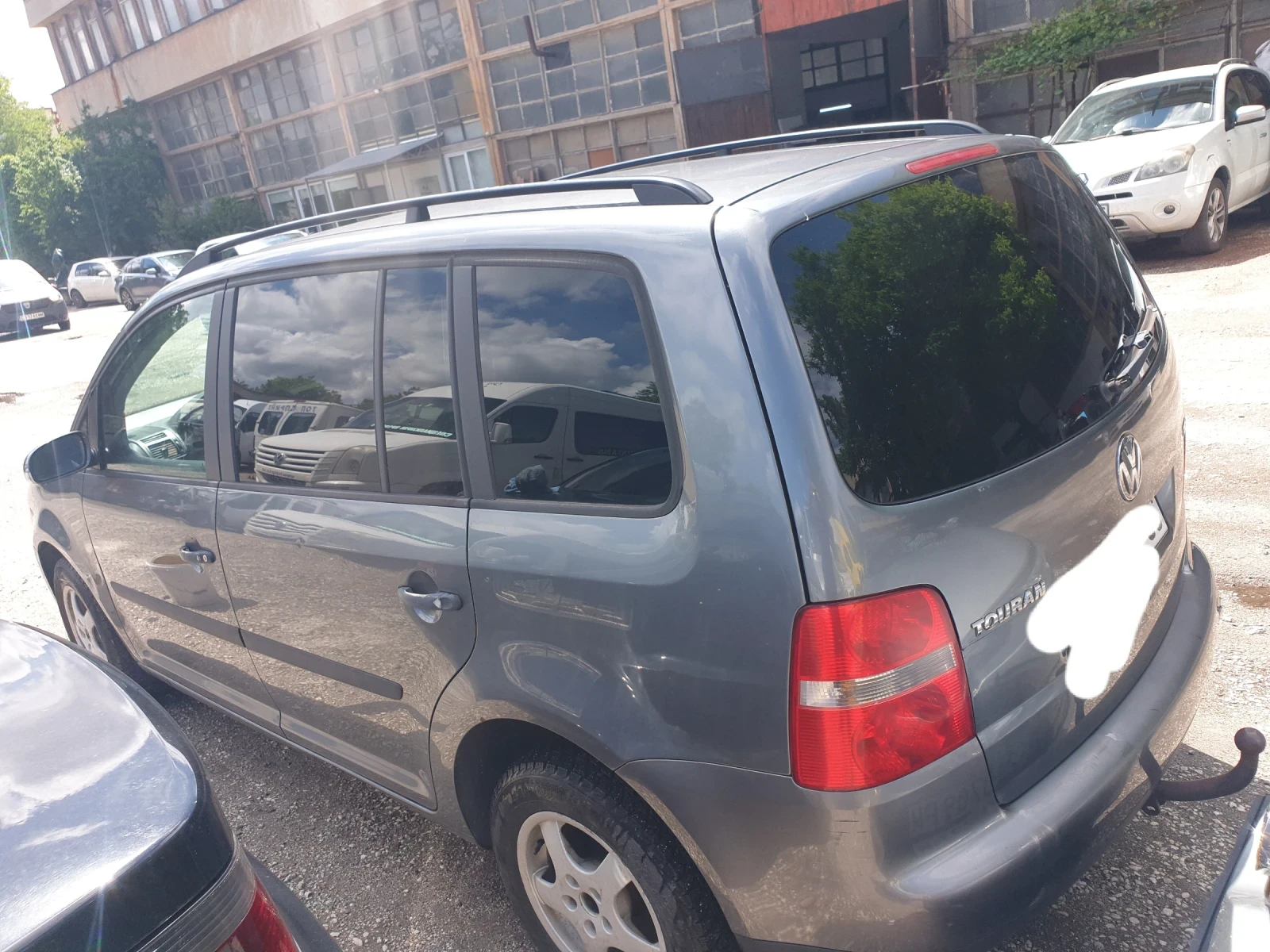 VW Touran 1.9 tdi, снимка 4 - Автомобили и джипове - 54783773