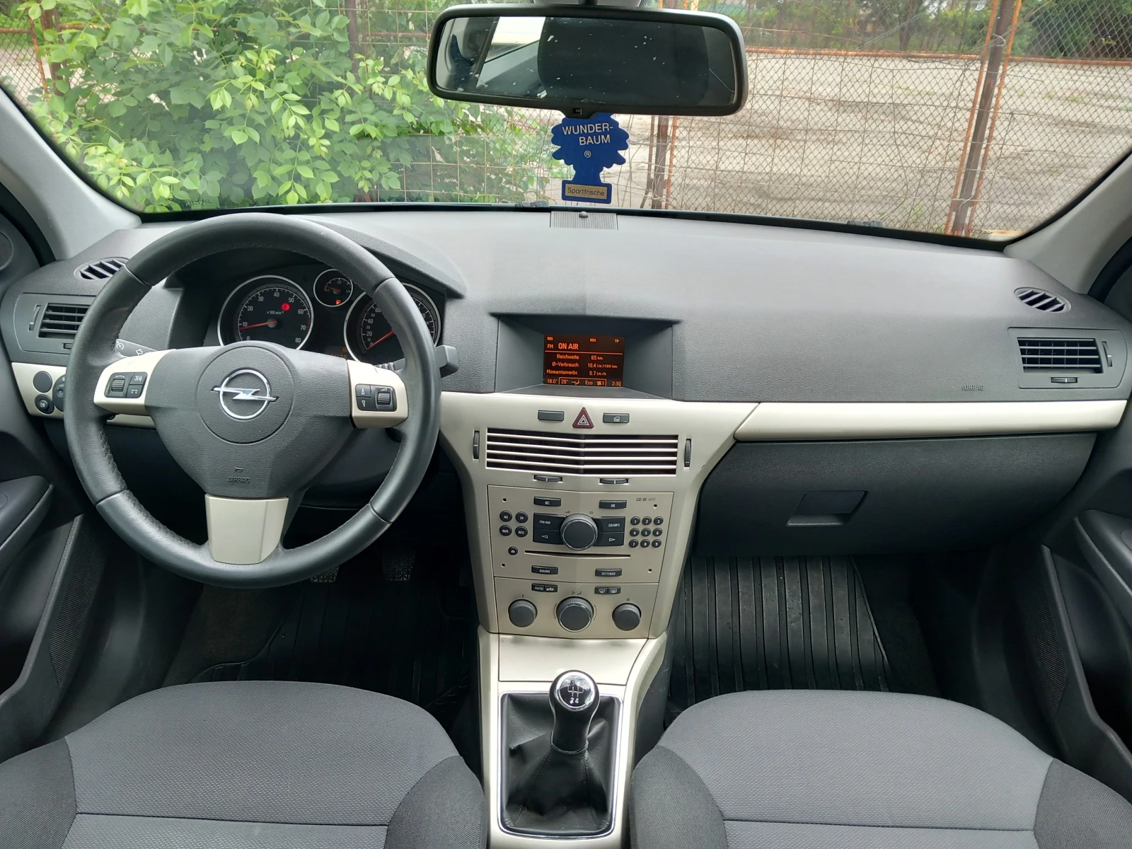 Opel Astra 1.4 Facelift AC, снимка 17 - Автомобили и джипове - 54892267