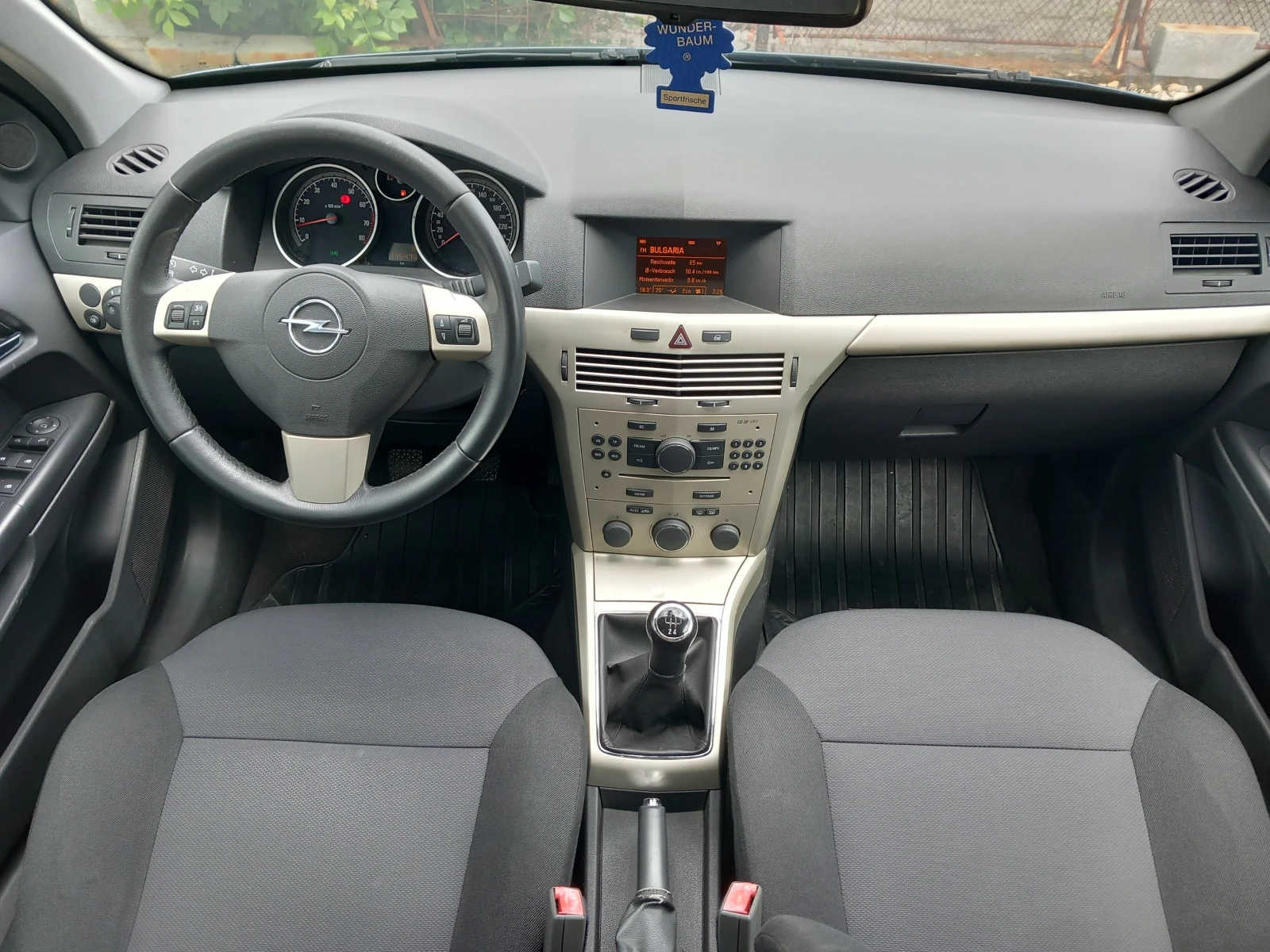 Opel Astra 1.4 Facelift AC, снимка 9 - Автомобили и джипове - 54892267
