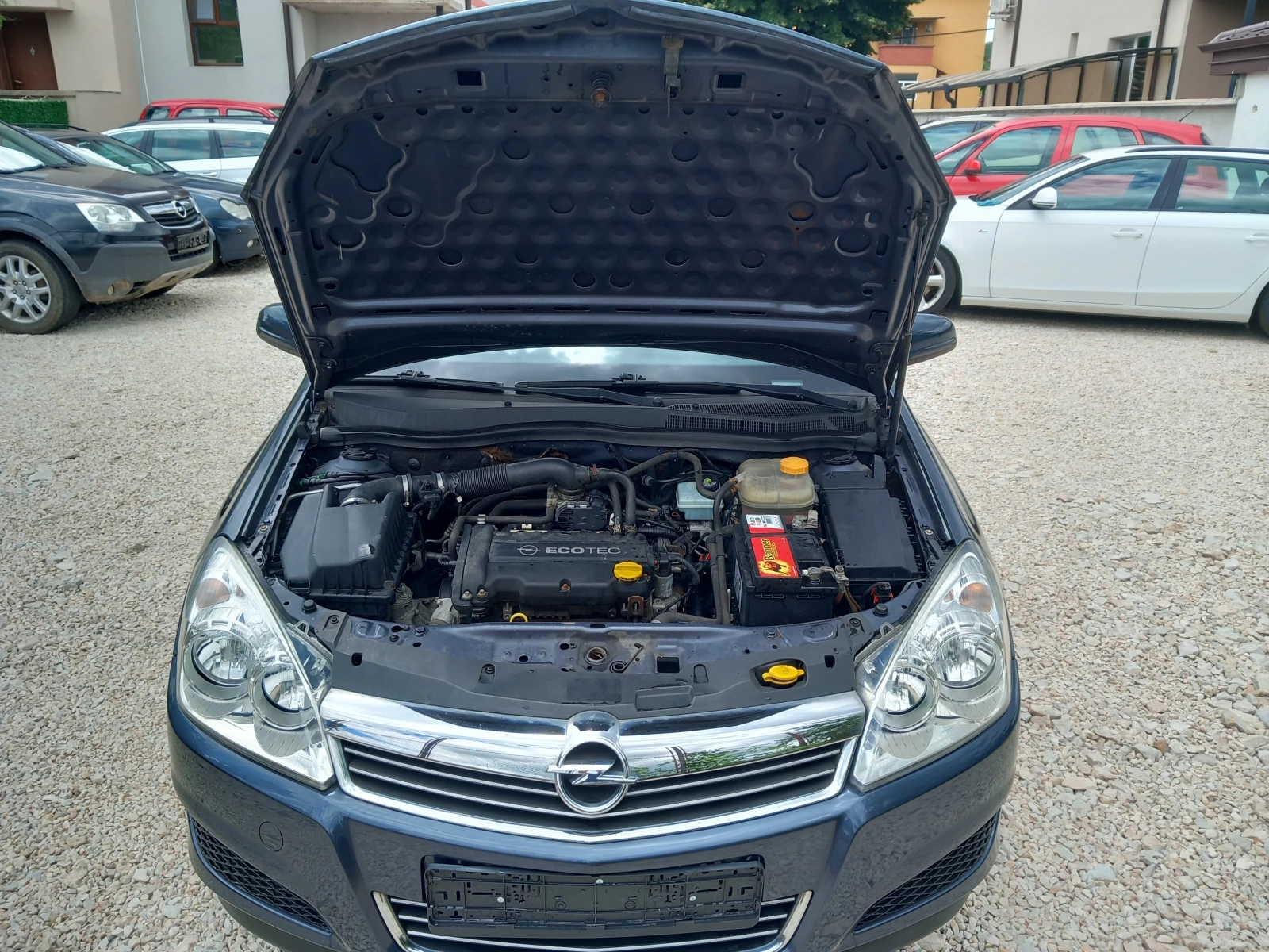 Opel Astra 1.4 Facelift AC, снимка 15 - Автомобили и джипове - 54892267