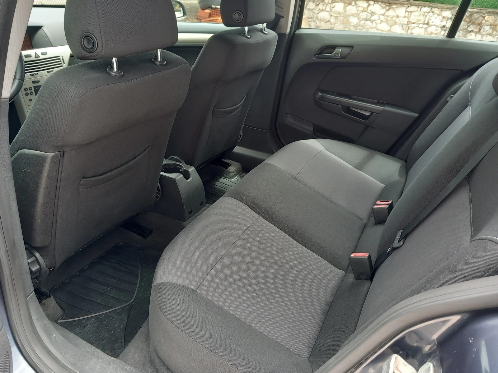 Opel Astra 1.4 Facelift AC, снимка 11 - Автомобили и джипове - 54892267