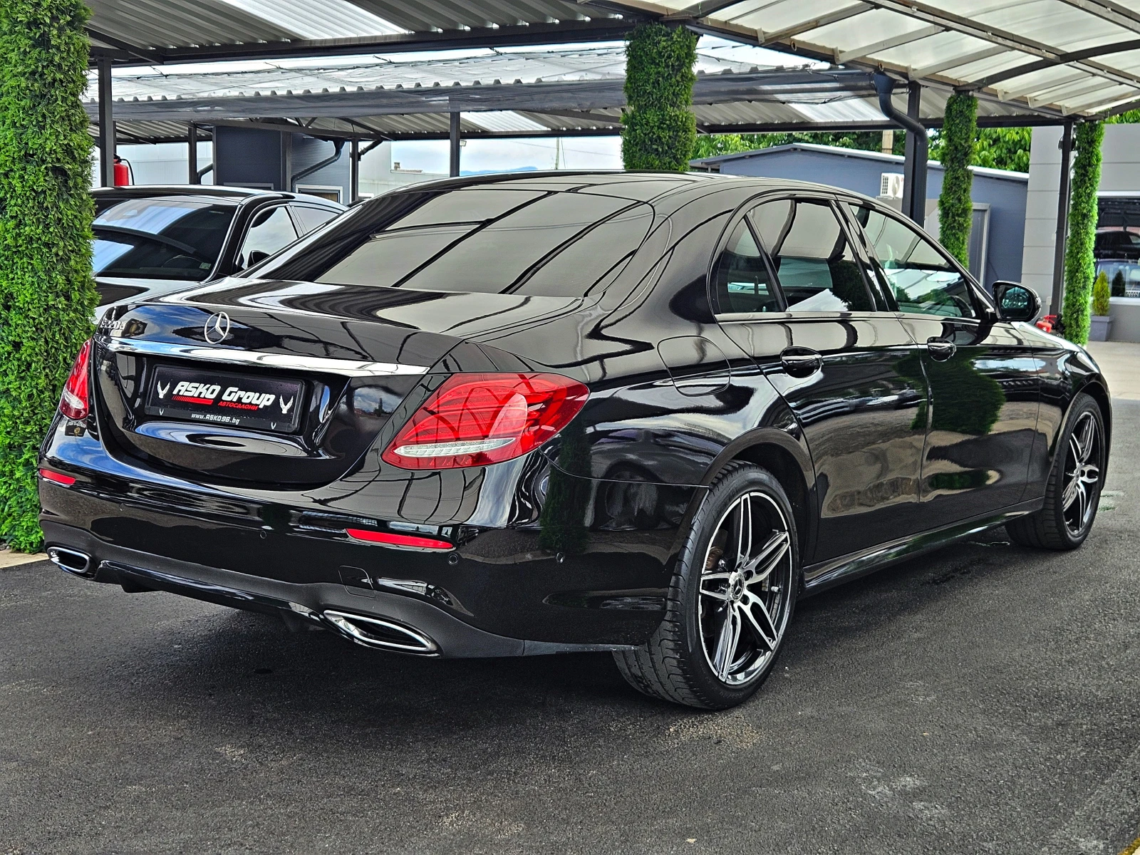 Mercedes-Benz E 220 AMG/DIGITAL/DISTR/PANO/360CAM/BURMESTER/ПОДГРЕВ/LI, снимка 5 - Автомобили и джипове - 55136091
