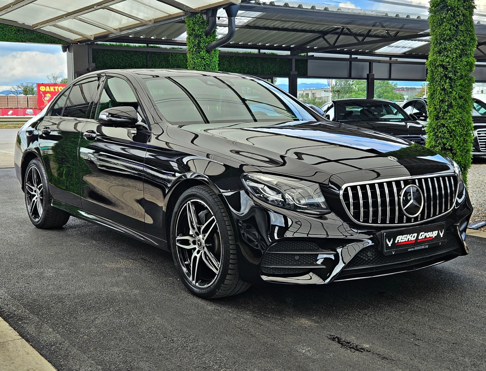 Mercedes-Benz E 220 AMG/DIGITAL/DISTR/PANO/360CAM/BURMESTER/ПОДГРЕВ/LI, снимка 3 - Автомобили и джипове - 55136091