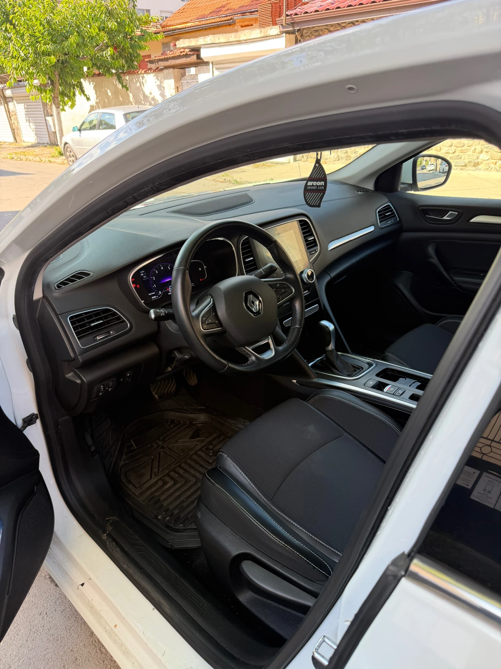 Renault Megane 1.3 dCI 140 �.� EDC | Mobile.bg � ����������� 6