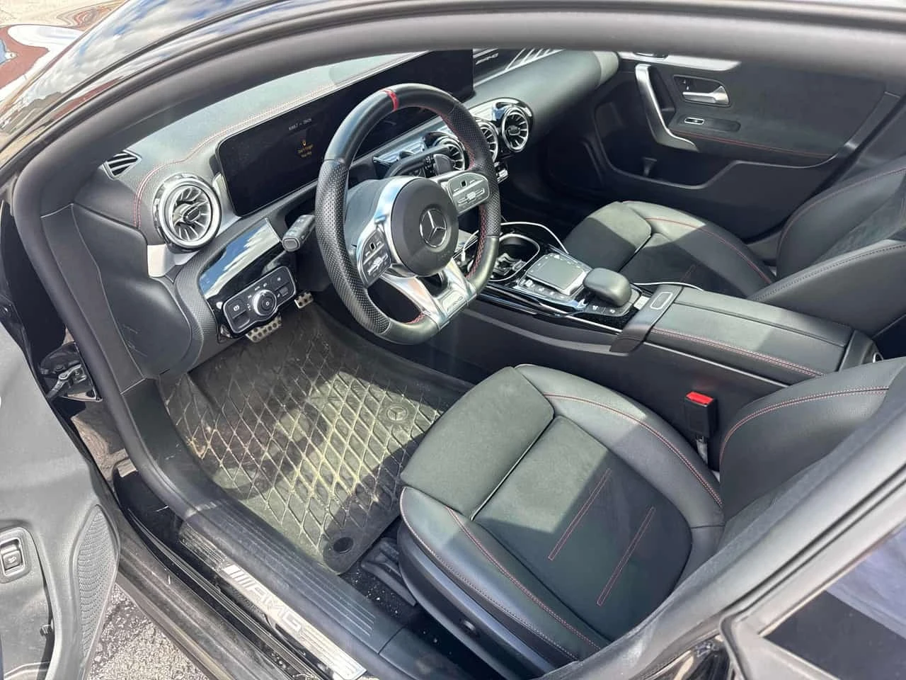 Mercedes-Benz CLA AMG 35 / 360 / DISTRONIC / CARFAX / АВТОКРЕДИТ , снимка 5 - Автомобили и джипове - 55767683