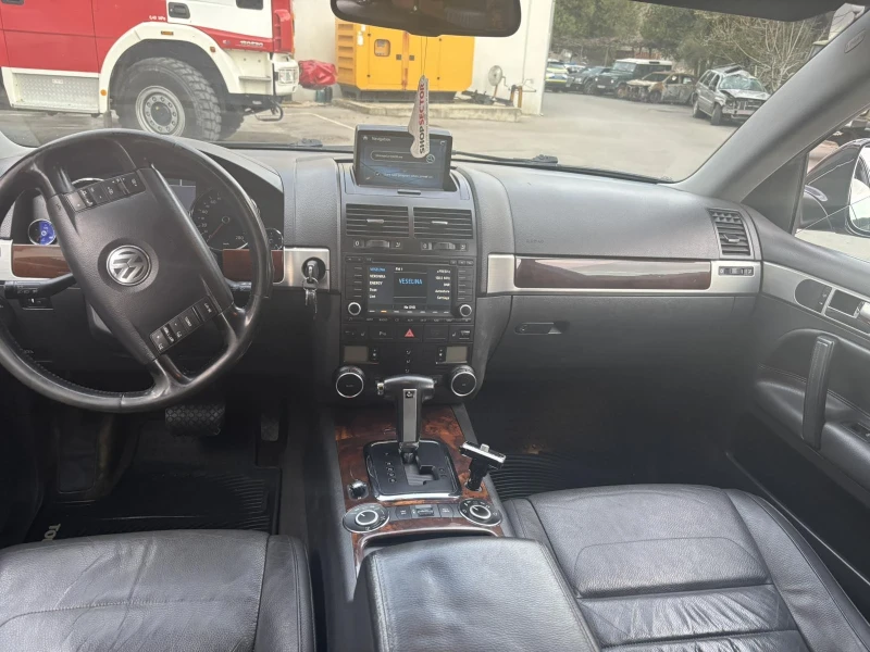 VW Touareg 3.0 KING KONG, снимка 4 - Автомобили и джипове - 49522261