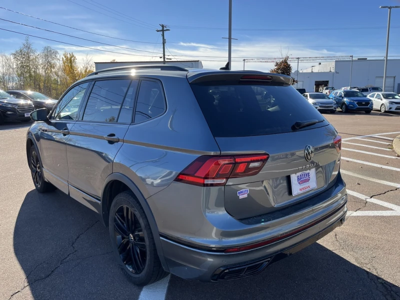 VW Tiguan Comfortline R-Line Black Edition!, снимка 4 - Автомобили и джипове - 52612884