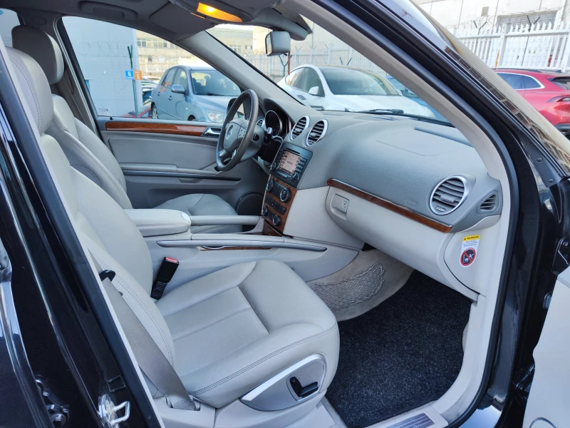 Mercedes-Benz GL 320, снимка 10 - Автомобили и джипове - 52710407