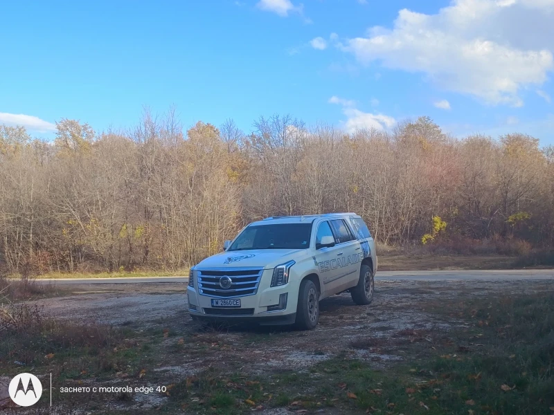 Cadillac Escalade 6.2 V8, снимка 2 - Автомобили и джипове - 53001602