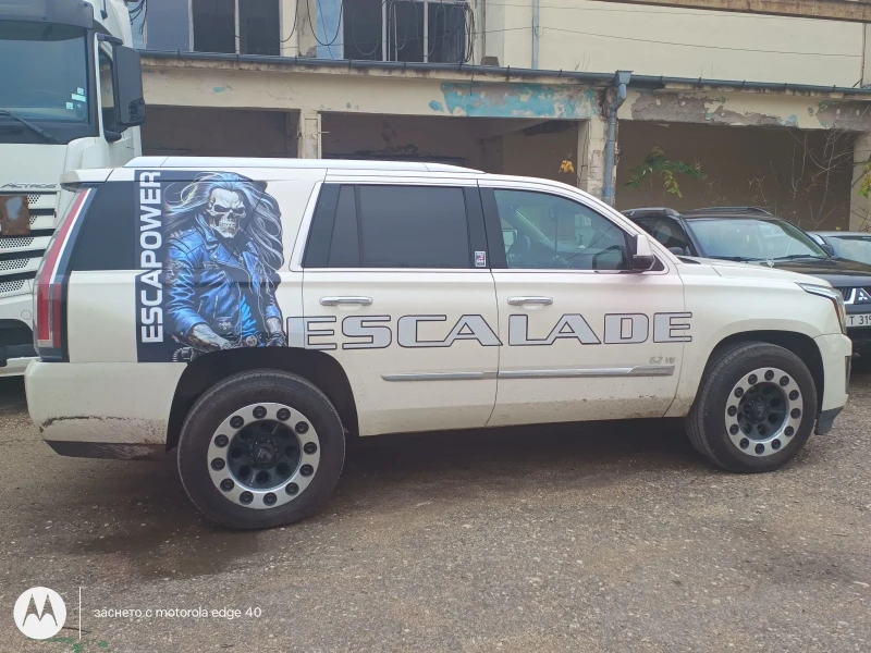 Cadillac Escalade 6.2 V8, снимка 6 - Автомобили и джипове - 53001602