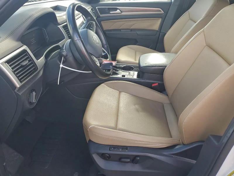 VW Atlas 3.6L 6 Front-wheel Drive, снимка 11 - Автомобили и джипове - 53396350